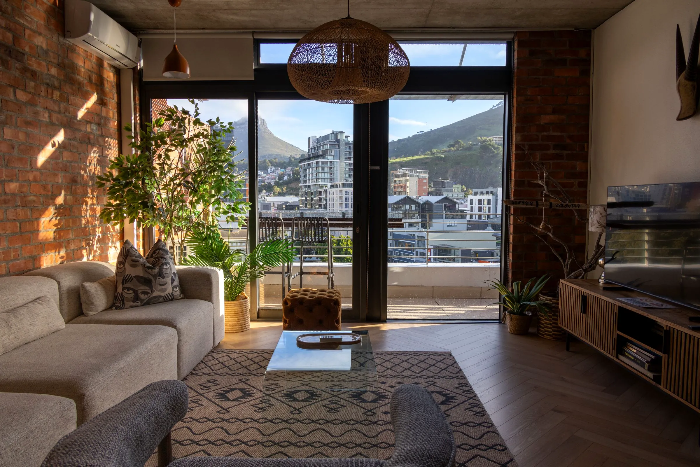Sunlit Cape Town apartment looking out to Lion's Head